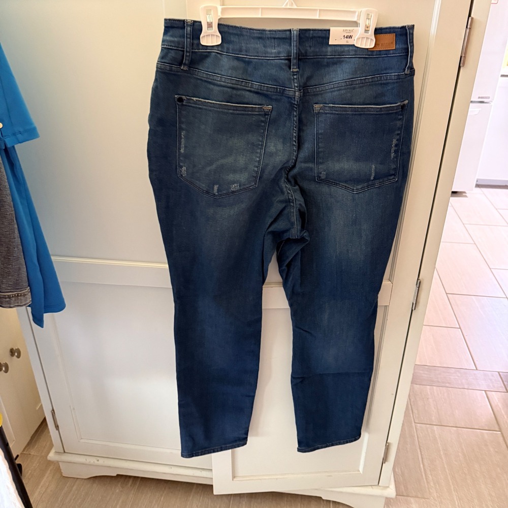 Judy Blue Boyfriend Jeans Size 14W NWT Button Fly Distressed High Waist JB88526 - Picture 6 of 10